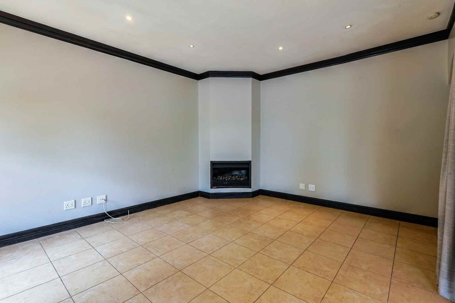 5 Bedroom Property for Sale in Waterkloof Ridge Gauteng