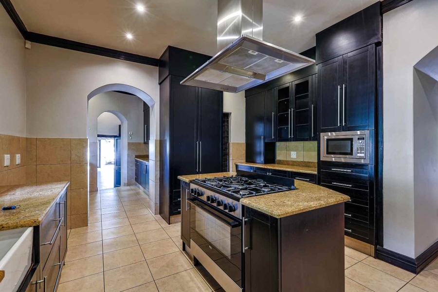 5 Bedroom Property for Sale in Waterkloof Ridge Gauteng