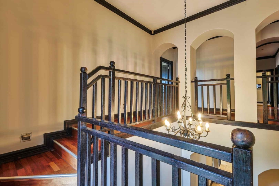 5 Bedroom Property for Sale in Waterkloof Ridge Gauteng