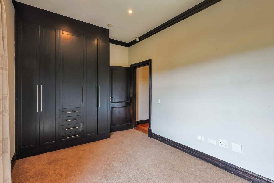 5 Bedroom Property for Sale in Waterkloof Ridge Gauteng