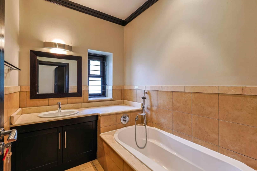 5 Bedroom Property for Sale in Waterkloof Ridge Gauteng