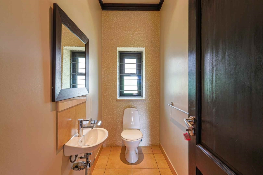 5 Bedroom Property for Sale in Waterkloof Ridge Gauteng