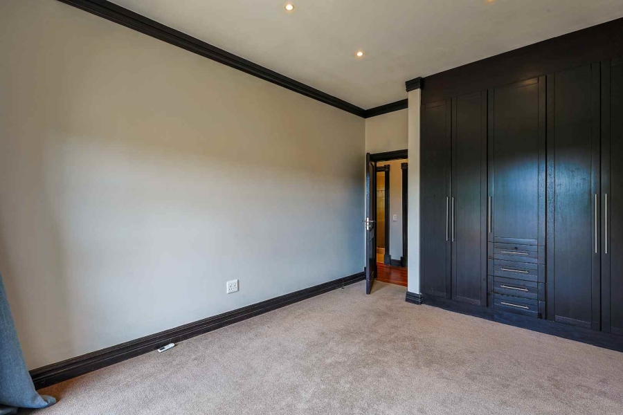 5 Bedroom Property for Sale in Waterkloof Ridge Gauteng