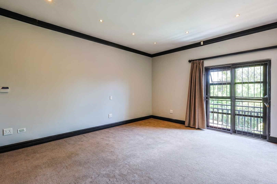 5 Bedroom Property for Sale in Waterkloof Ridge Gauteng