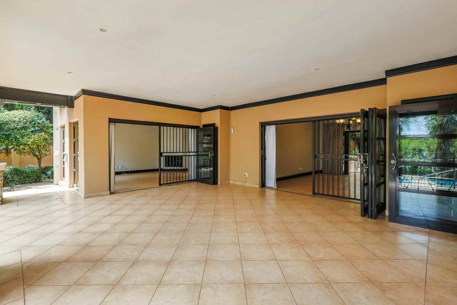 5 Bedroom Property for Sale in Waterkloof Ridge Gauteng