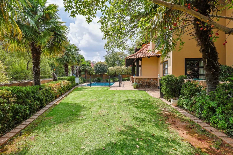 5 Bedroom Property for Sale in Waterkloof Ridge Gauteng