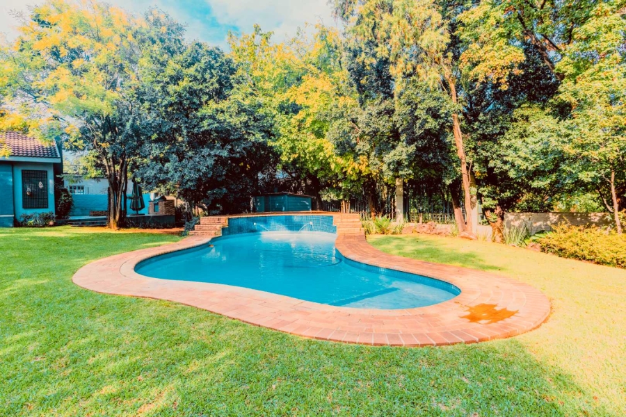 To Let 5 Bedroom Property for Rent in Petervale Gauteng