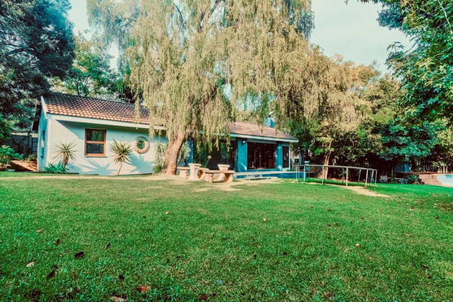 To Let 5 Bedroom Property for Rent in Petervale Gauteng