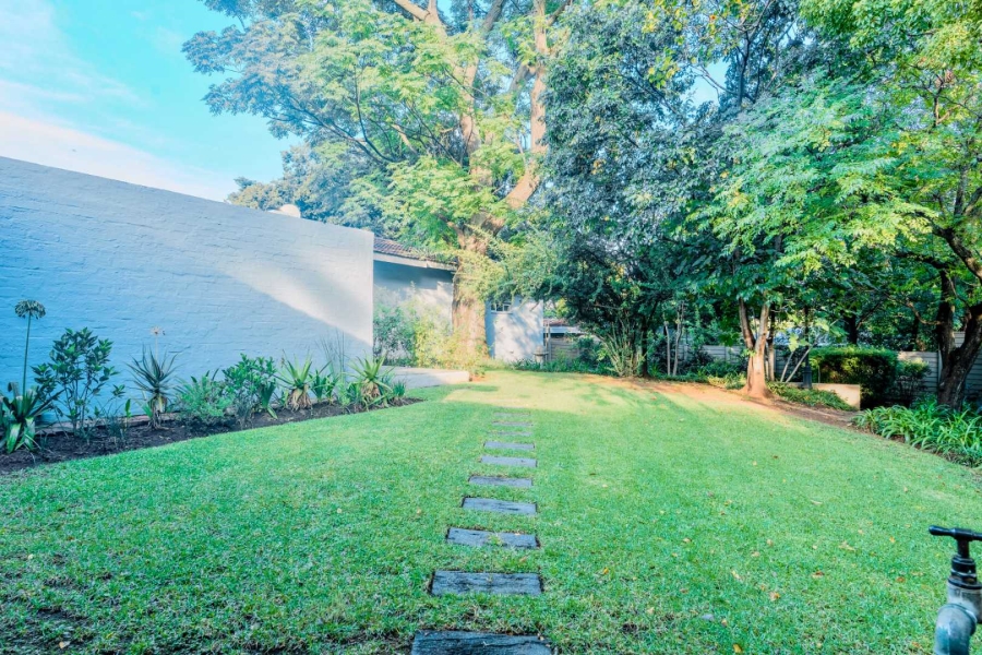 To Let 5 Bedroom Property for Rent in Petervale Gauteng