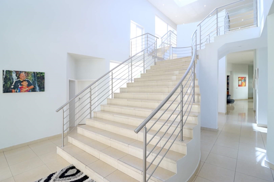 5 Bedroom Property for Sale in Woodhill Estate Gauteng