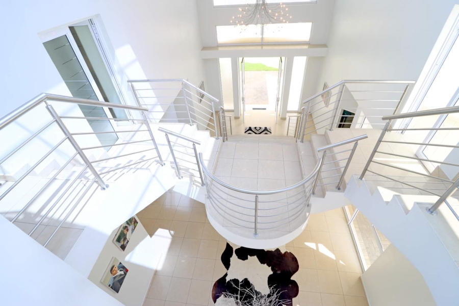 5 Bedroom Property for Sale in Woodhill Estate Gauteng