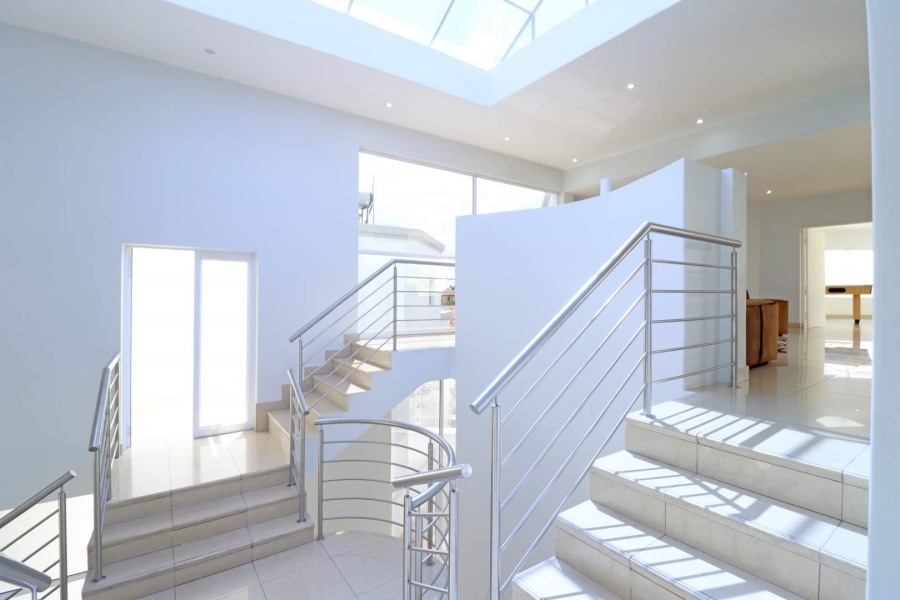 5 Bedroom Property for Sale in Woodhill Estate Gauteng