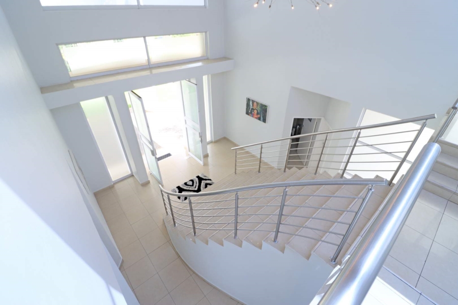 5 Bedroom Property for Sale in Woodhill Estate Gauteng