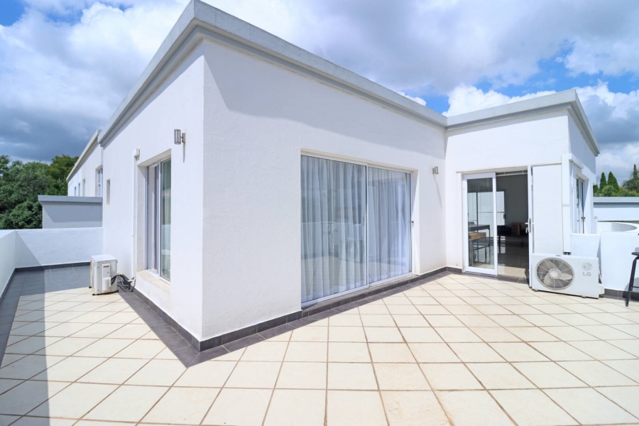 5 Bedroom Property for Sale in Woodhill Estate Gauteng