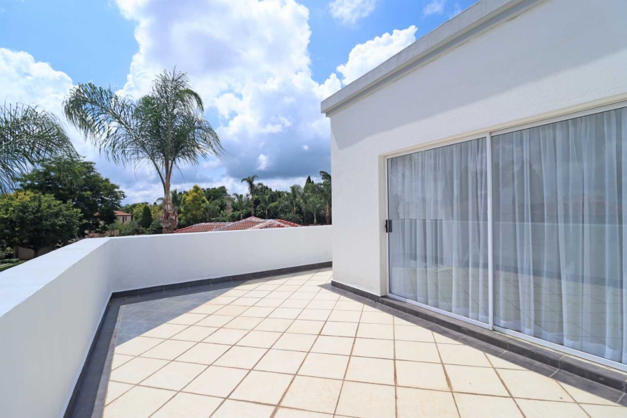 5 Bedroom Property for Sale in Woodhill Estate Gauteng