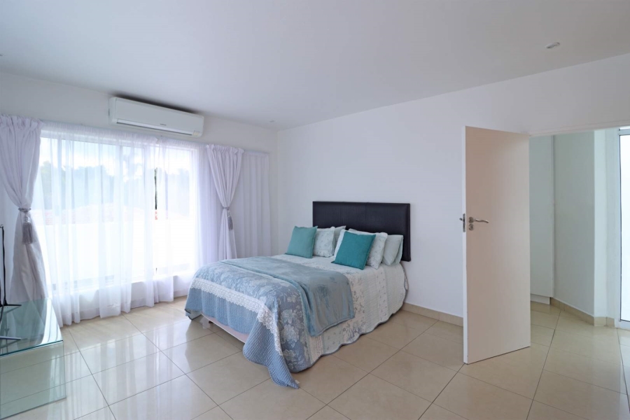 5 Bedroom Property for Sale in Woodhill Estate Gauteng