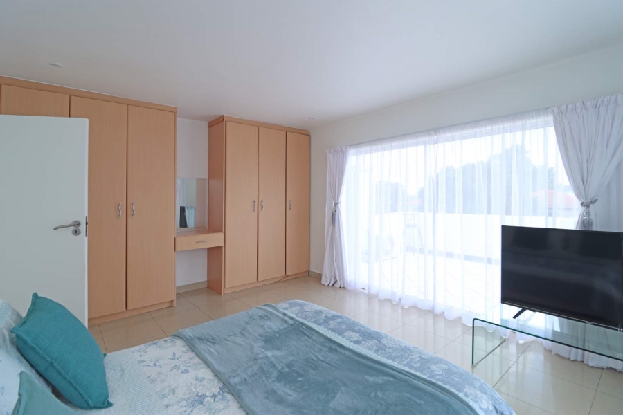 5 Bedroom Property for Sale in Woodhill Estate Gauteng