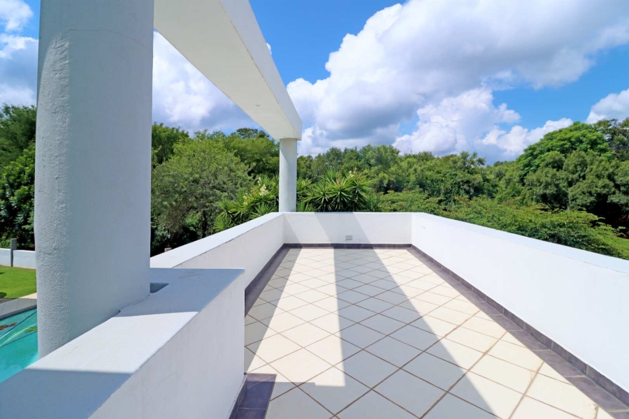 5 Bedroom Property for Sale in Woodhill Estate Gauteng