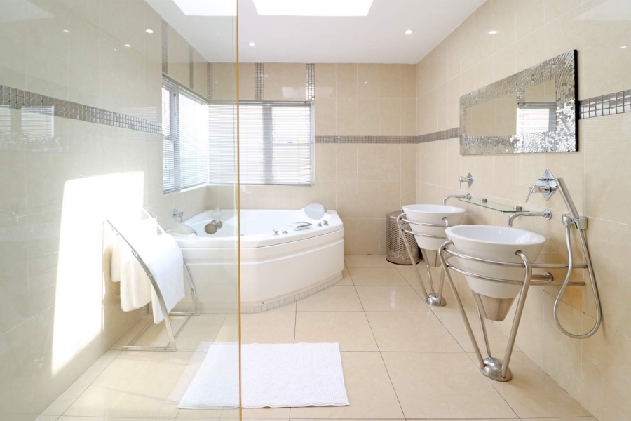 5 Bedroom Property for Sale in Woodhill Estate Gauteng