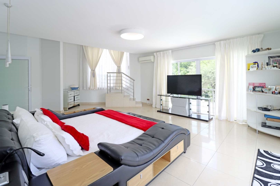 5 Bedroom Property for Sale in Woodhill Estate Gauteng