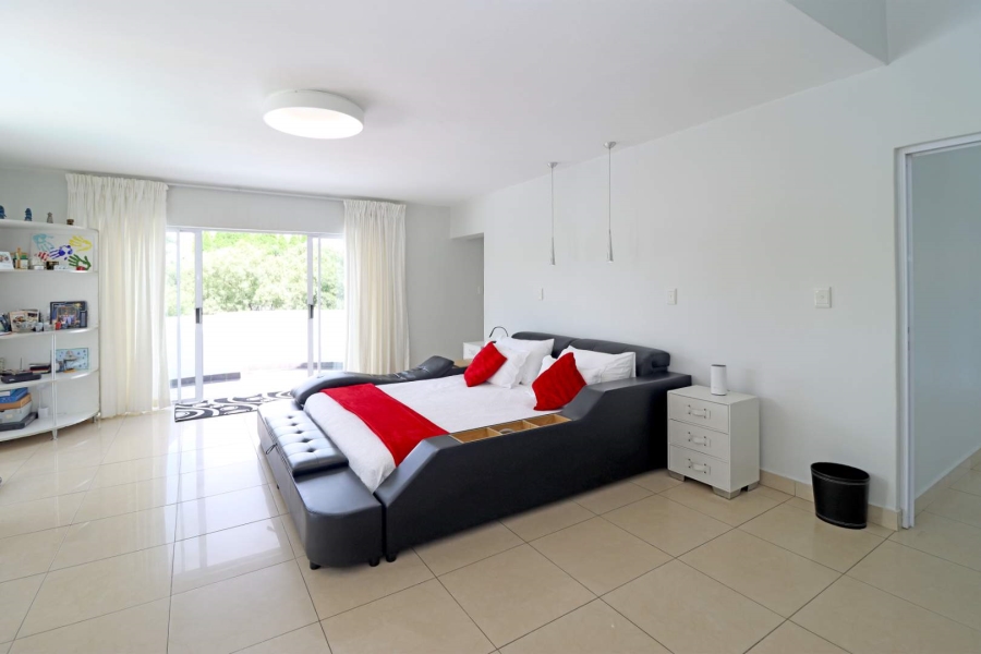 5 Bedroom Property for Sale in Woodhill Estate Gauteng