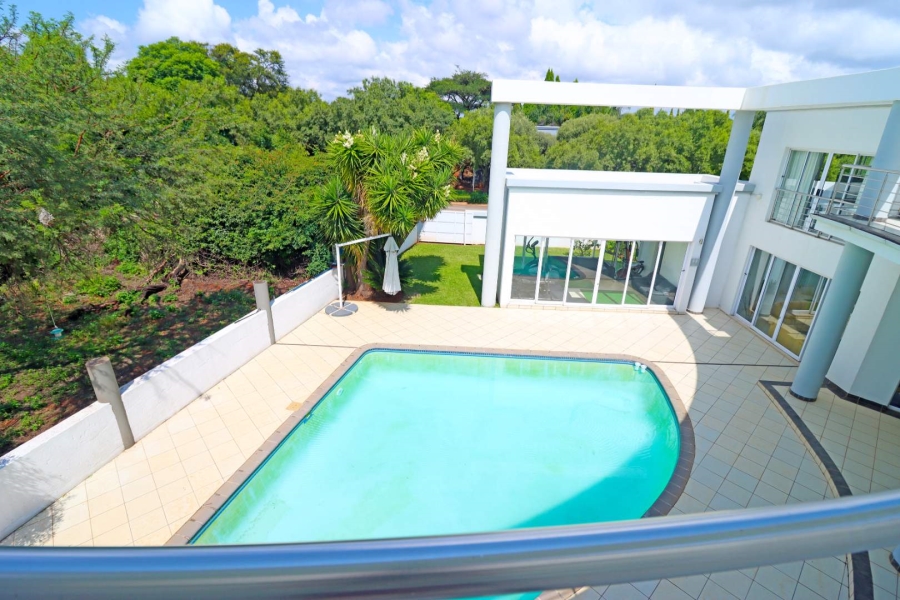 5 Bedroom Property for Sale in Woodhill Estate Gauteng