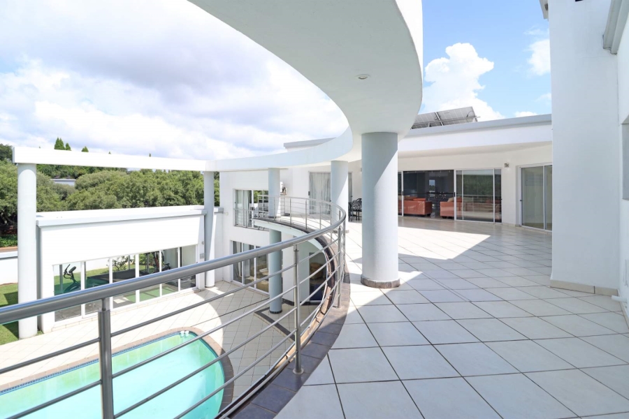 5 Bedroom Property for Sale in Woodhill Estate Gauteng