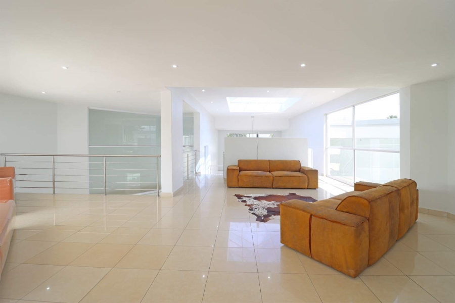 5 Bedroom Property for Sale in Woodhill Estate Gauteng