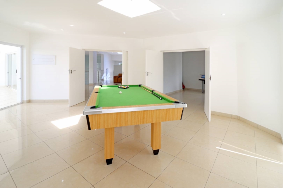 5 Bedroom Property for Sale in Woodhill Estate Gauteng