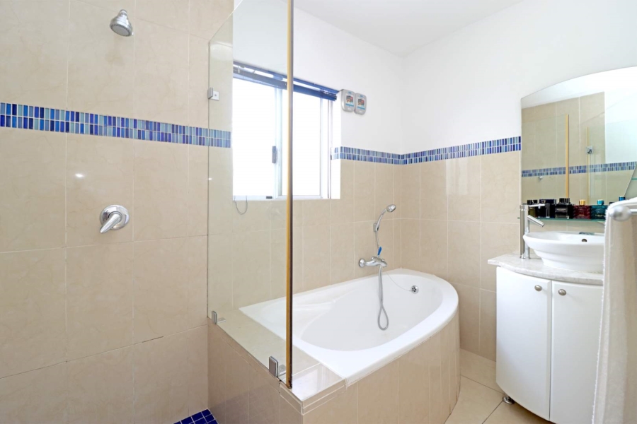 5 Bedroom Property for Sale in Woodhill Estate Gauteng