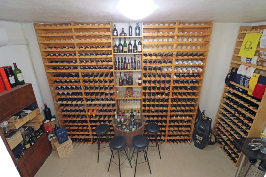 5 Bedroom Property for Sale in Woodhill Estate Gauteng