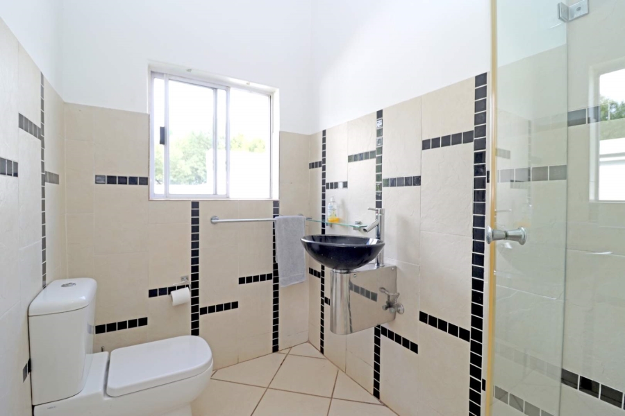 5 Bedroom Property for Sale in Woodhill Estate Gauteng