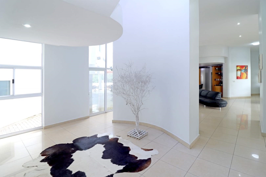 5 Bedroom Property for Sale in Woodhill Estate Gauteng