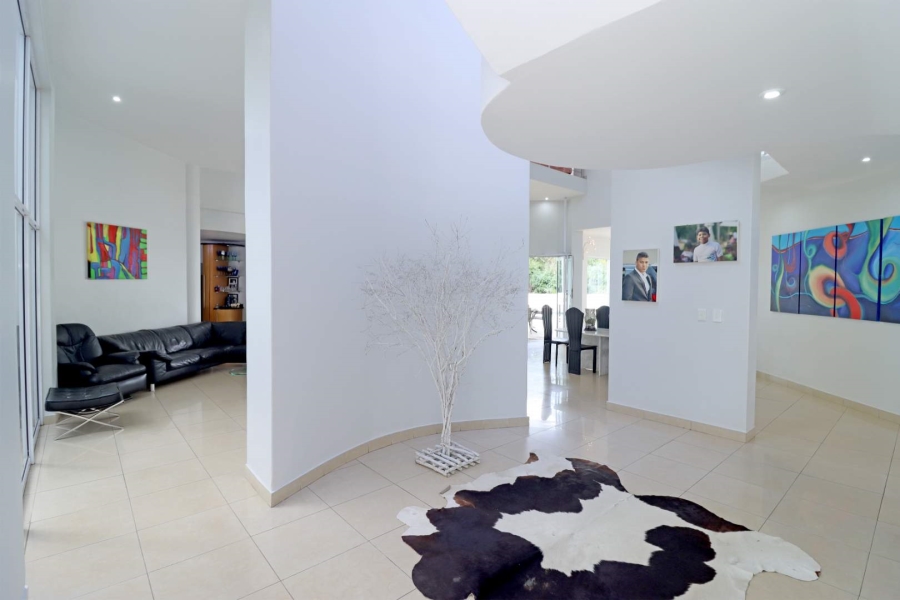 5 Bedroom Property for Sale in Woodhill Estate Gauteng