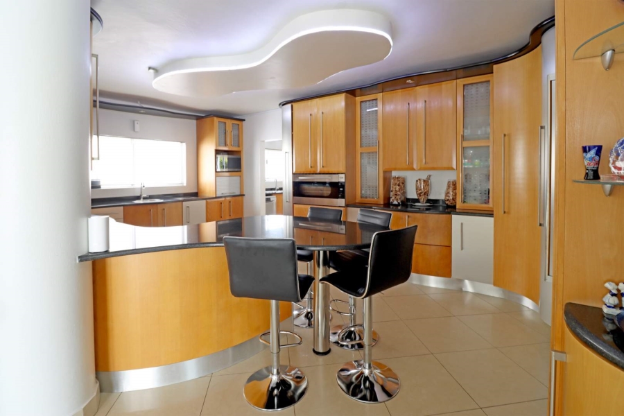 5 Bedroom Property for Sale in Woodhill Estate Gauteng