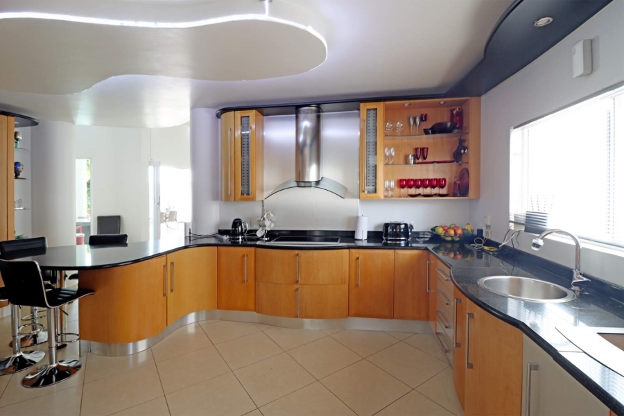 5 Bedroom Property for Sale in Woodhill Estate Gauteng