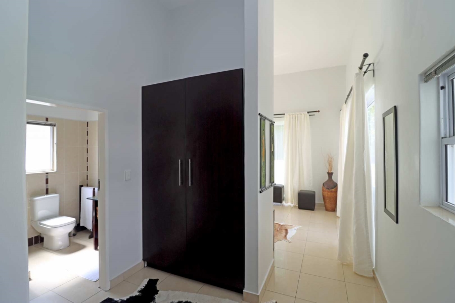 5 Bedroom Property for Sale in Woodhill Estate Gauteng