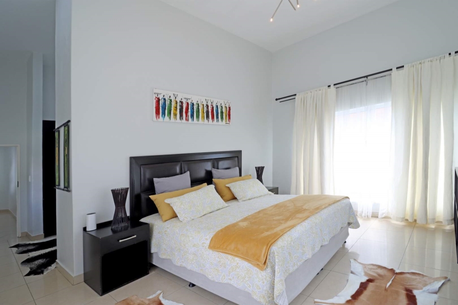 5 Bedroom Property for Sale in Woodhill Estate Gauteng