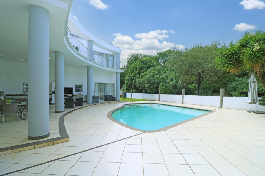 5 Bedroom Property for Sale in Woodhill Estate Gauteng