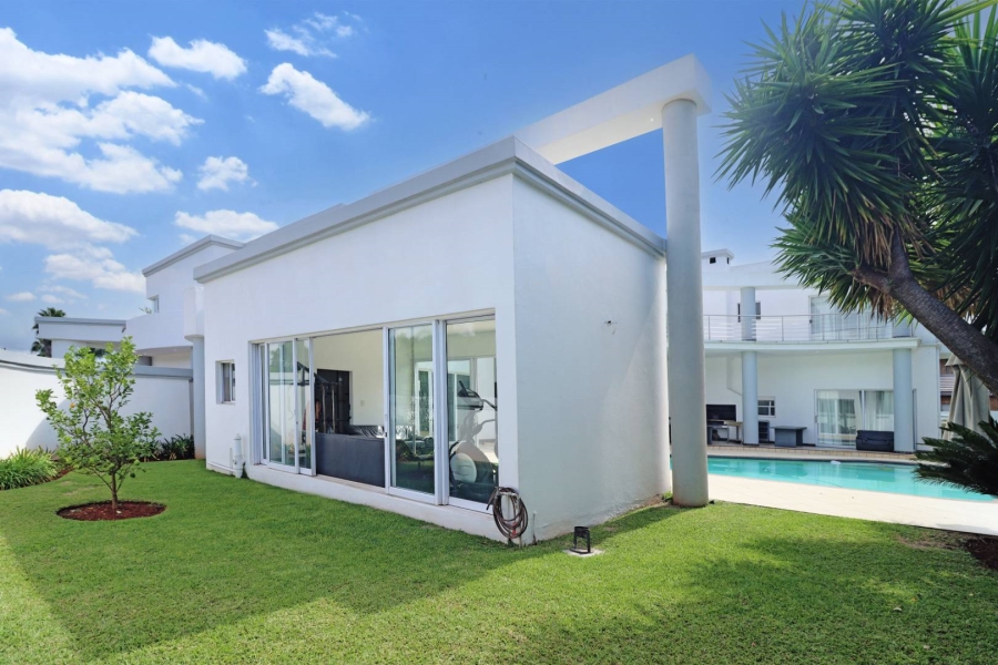 5 Bedroom Property for Sale in Woodhill Estate Gauteng