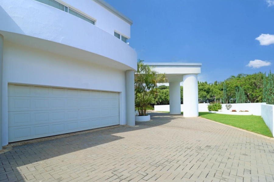 5 Bedroom Property for Sale in Woodhill Estate Gauteng