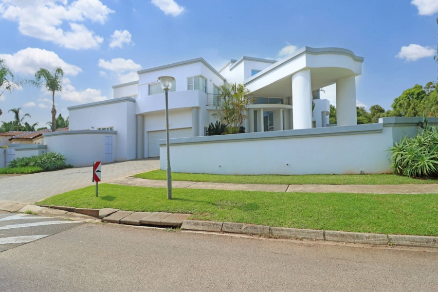 5 Bedroom Property for Sale in Woodhill Estate Gauteng