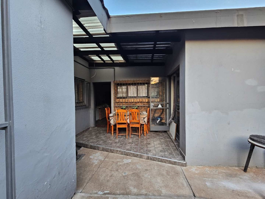 3 Bedroom Property for Sale in Dorandia Gauteng