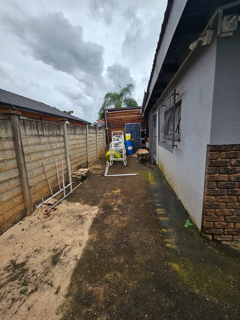 3 Bedroom Property for Sale in Dorandia Gauteng