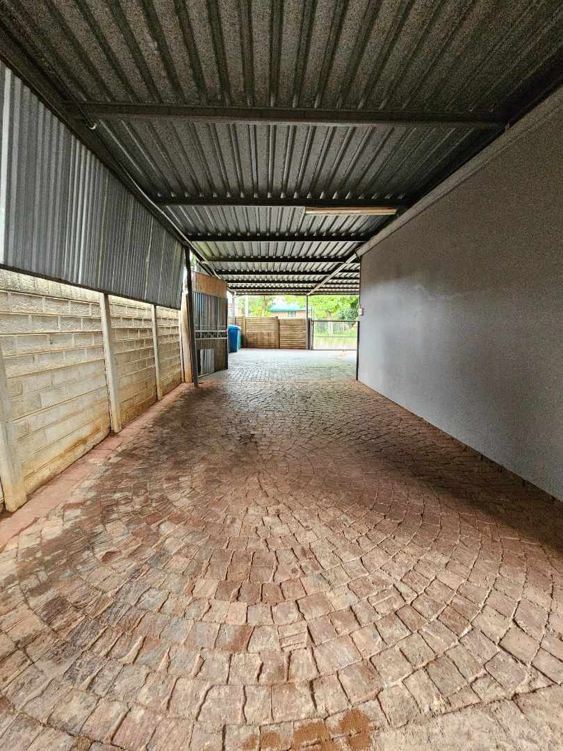 3 Bedroom Property for Sale in Dorandia Gauteng