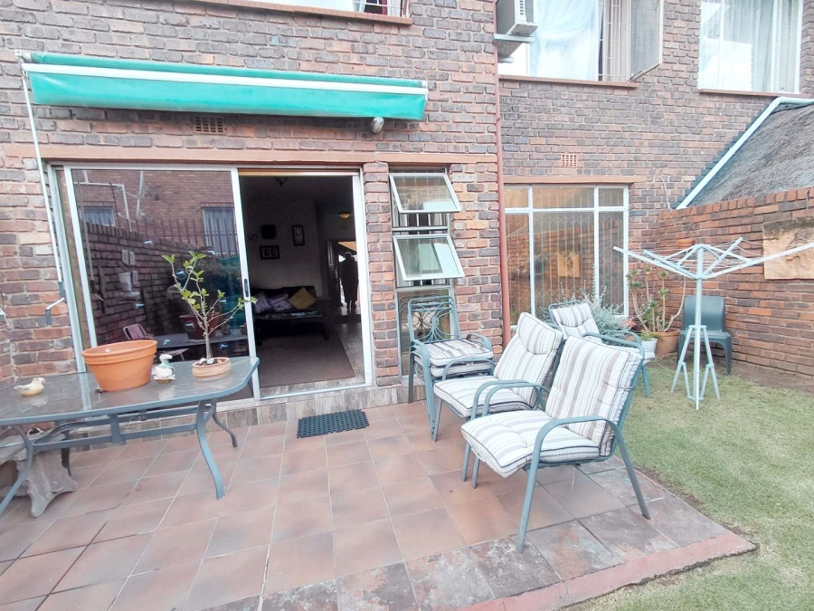 2 Bedroom Property for Sale in Birchleigh Gauteng