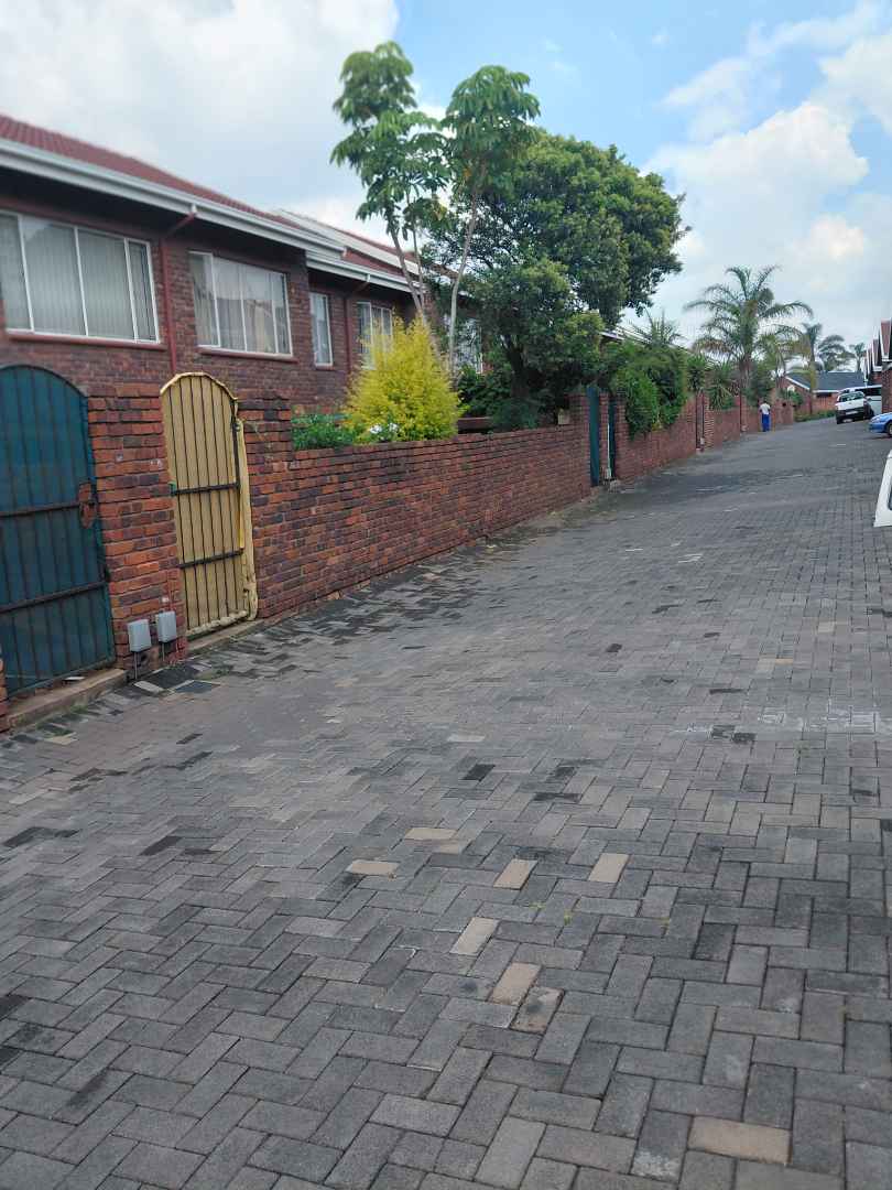 2 Bedroom Property for Sale in Birchleigh Gauteng