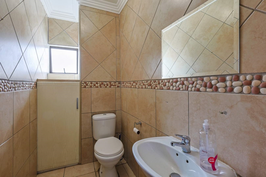 To Let 4 Bedroom Property for Rent in Willow Acres Gauteng