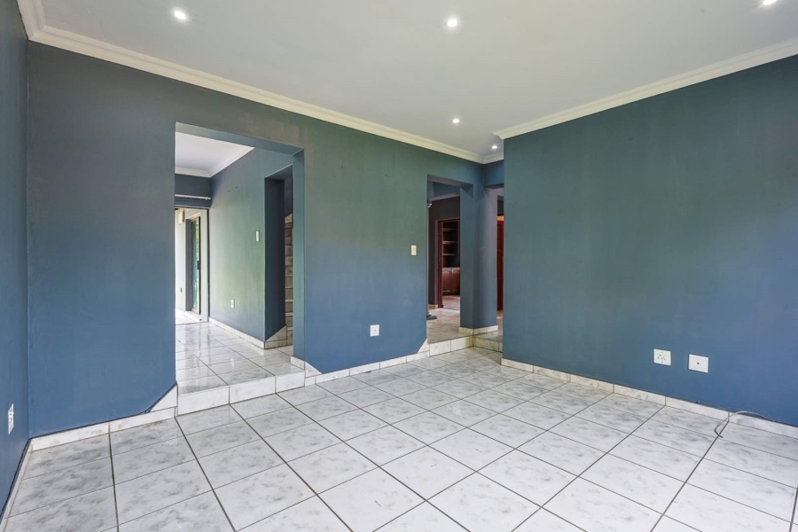 To Let 4 Bedroom Property for Rent in Willow Acres Gauteng