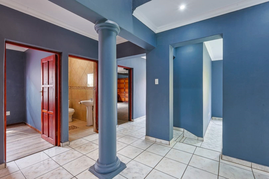 To Let 4 Bedroom Property for Rent in Willow Acres Gauteng